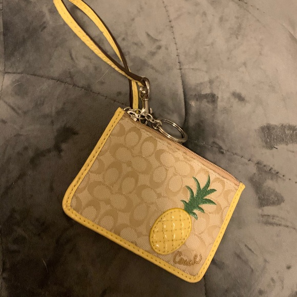 SOLD Coach Mini Skinny Pineapple Coin Purse key wristlet patent leather F47470 - Picture 2 of 5